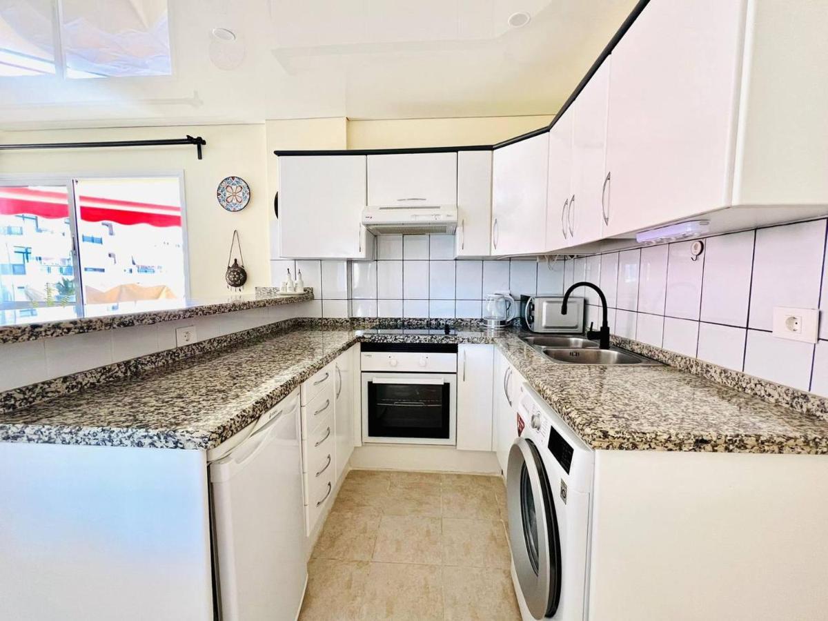 Cozy Beachfront Flat With Pool & Panoramic Sea View Terrace Daire Puerto de Santiago  Dış mekan fotoğraf
